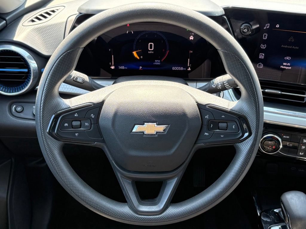 Used 2024 Chevrolet Trax LT FWD image 32
