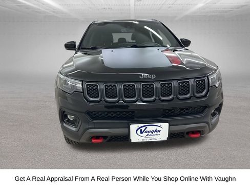 Used 2024 Jeep Compass Trailhawk w/ Trailhawk Convenience Group image 5
