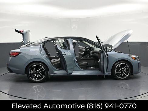 Certified 2025 Nissan Sentra SR w/ SR Premium Package FWD image 33