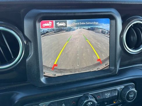 Certified 2022 Jeep Wrangler Unlimited Rubicon w/ Xtreme Recon 35" Tire Package image 39