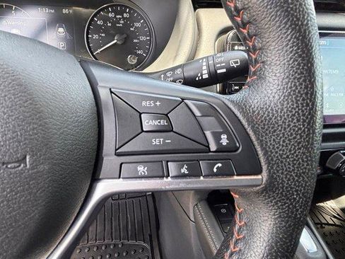Used 2023 Nissan Kicks SR w/ Interior Electronics Package FWD image 23
