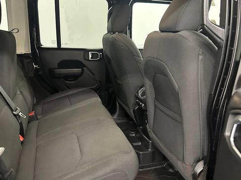 Used 2023 Jeep Wrangler Unlimited w/ Sun & Screen Package AWD/4WD image 33