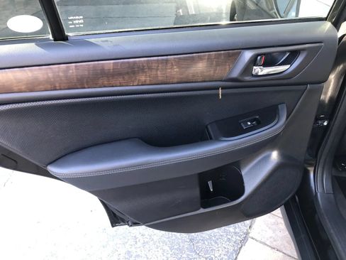 Used 2017 Subaru Outback 2.5i Limited AWD/4WD image 18