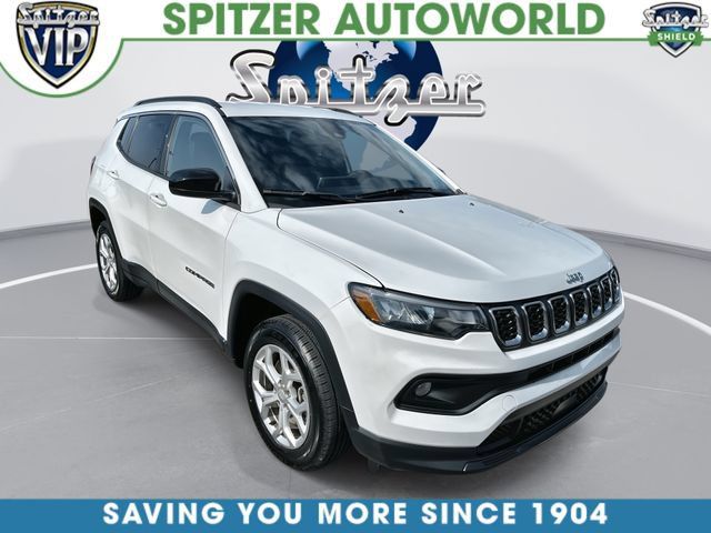 Used 2024 Jeep Compass Latitude AWD/4WD image 1