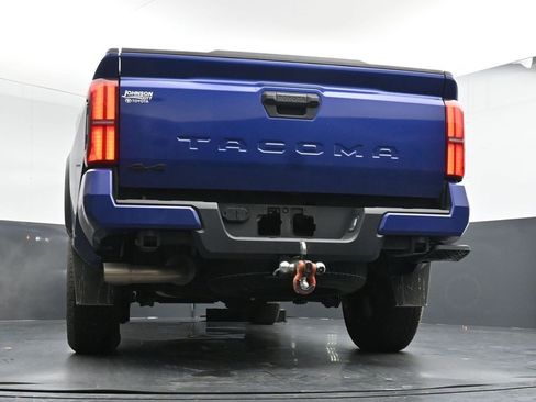 Used 2024 Toyota Tacoma TRD Off-Road image 22