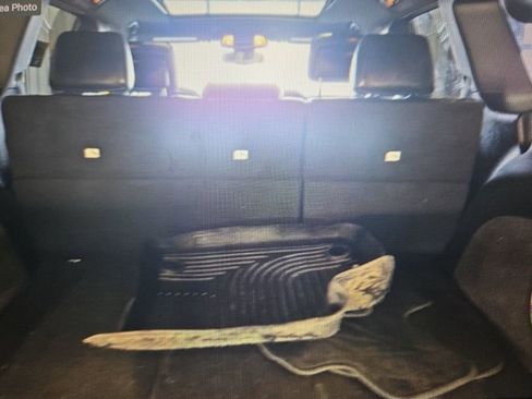 Used 2015 Jeep Grand Cherokee Limited w/ Luxury Group II image 13