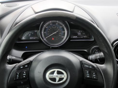 Used 2016 Scion iA image 9