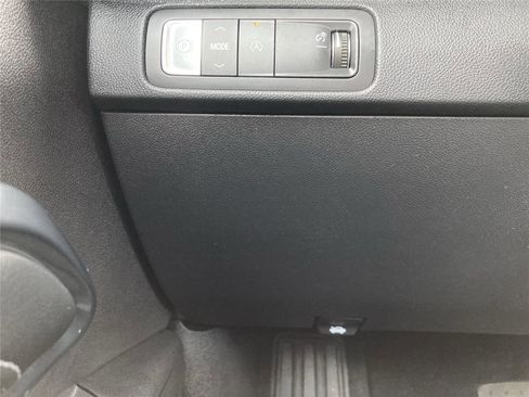 Used 2026 Chevrolet Traverse LT w/ Driver Confidence Package image 11