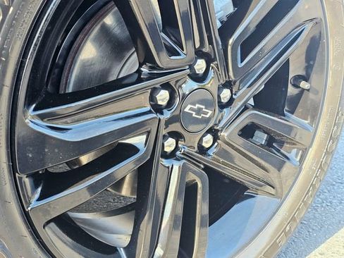 Used 2025 Chevrolet Trax ACTIV w/ Sunroof Package image 7