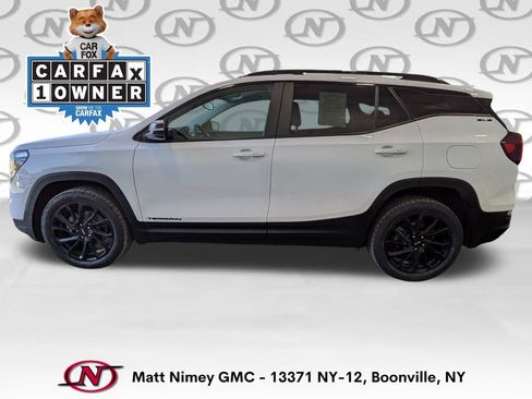 Used 2023 GMC Terrain SLE w/ Driver Convenience Package AWD/4WD image 2