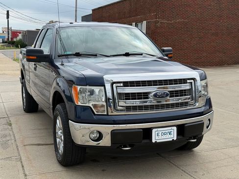 Used 2014 Ford F150 XLT w/ Equipment Group 302A Luxury AWD/4WD image 3
