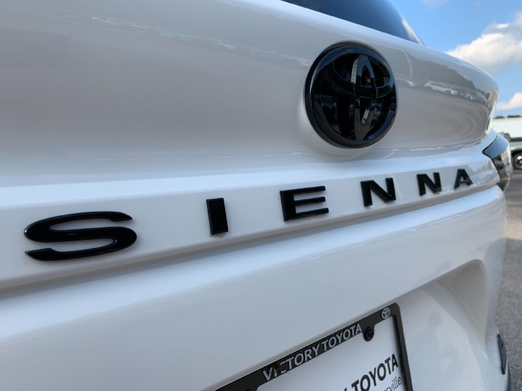 New 2026 Toyota Sienna XLE Woodland Edition AWD/4WD image 39