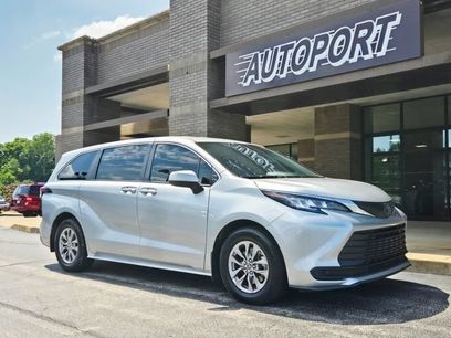 Used 2021 Toyota Sienna LE