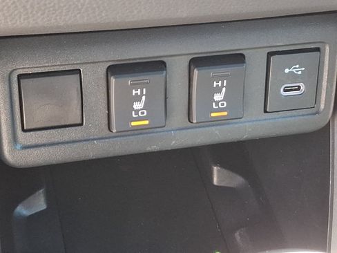 Used 2024 Toyota Corolla Cross XLE FWD image 24