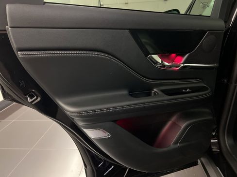 Used 2025 Lincoln Corsair Reserve w/ Jet Appearance Package image 31