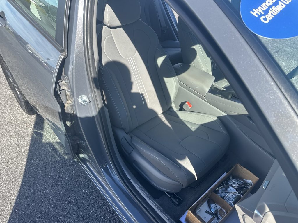 Used 2023 Hyundai Elantra SEL FWD image 30
