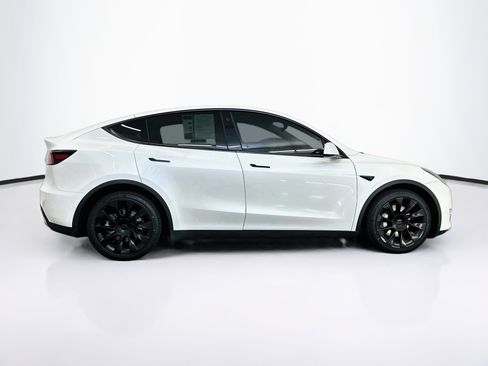Used 2021 Tesla Model Y Long Range AWD/4WD image 10