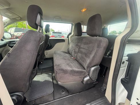 Used 2014 Dodge Grand Caravan American Value Package FWD image 15