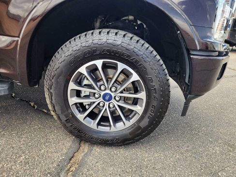 Used 2019 Ford F150 Lariat w/ Equipment Group 502A Luxury AWD/4WD image 13