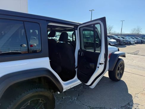Used 2019 Jeep Wrangler Unlimited Sport S image 21