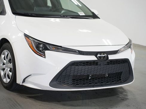 Used 2020 Toyota Corolla LE image 4