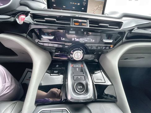 Used 2023 Acura MDX w/ Technology Package FWD image 18