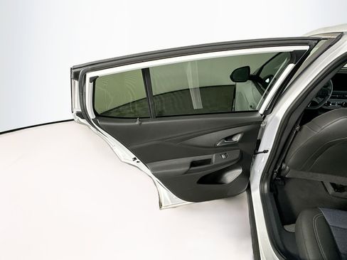 Used 2025 Buick Envista Preferred image 26