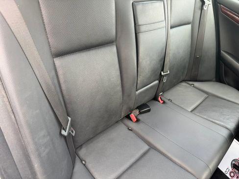 Used 2010 Mercedes-Benz C 300 Sedan image 36