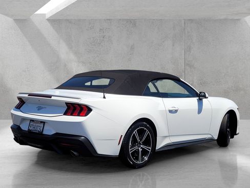 Used 2025 Ford Mustang Premium RWD image 4