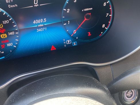 Used 2022 Mercedes-Benz GLC 300 image 8