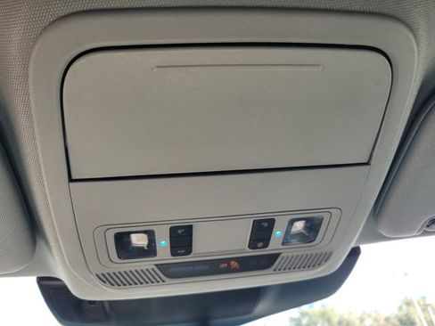 Certified 2023 Ford Explorer XLT image 21