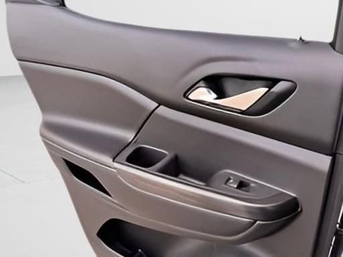 Used 2019 GMC Acadia SLT FWD image 31
