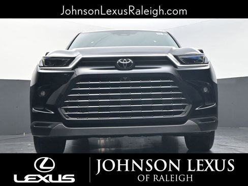 Used 2024 Toyota Grand Highlander FWD image 16