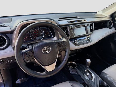 Used 2014 Toyota RAV4 Limited image 9