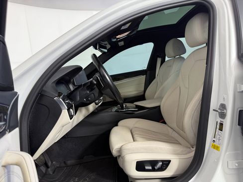 Used 2021 BMW 540i w/ Convenience Package image 16