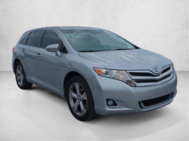 Used 2015 Toyota Venza XLE FWD image 4
