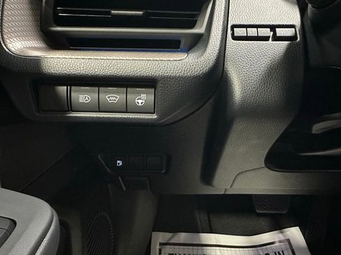 Used 2025 Toyota Prius XLE image 16