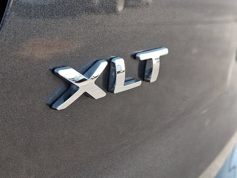 Used 2016 Ford Explorer XLT w/ Equipment Group 202A AWD/4WD image 31