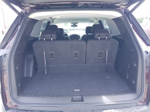 Used 2021 Chevrolet Traverse LT FWD image 13