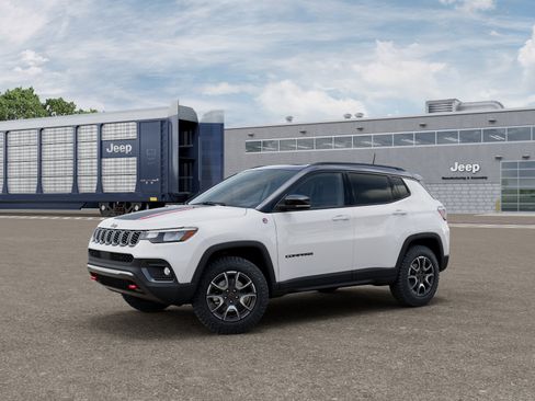 New 2026 Jeep Compass Trailhawk w/ Sun, Sound & Navigation Group AWD/4WD image 16