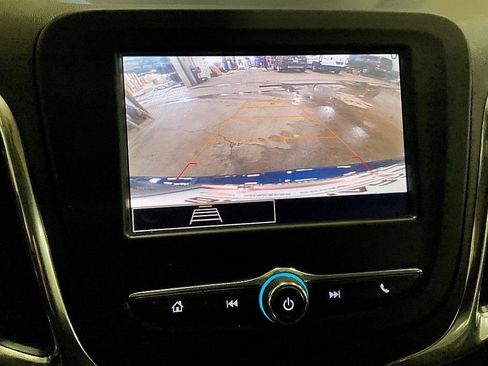 Used 2022 Chevrolet Equinox LT image 17