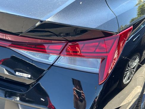 Used 2024 Hyundai Elantra Limited FWD image 17