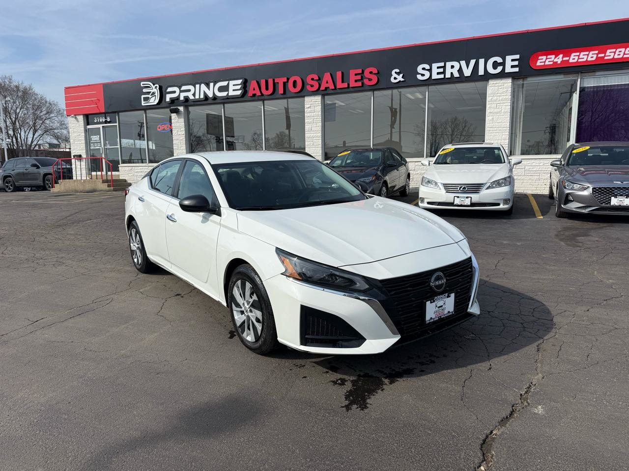 Used 2024 Nissan Altima 2.5 S FWD image 1