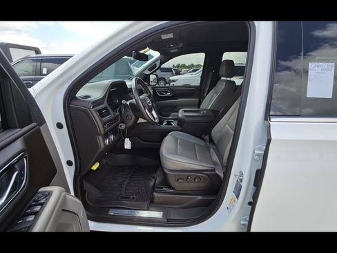 Used 2022 GMC Yukon SLT w/ SLT Luxury Package RWD image 4
