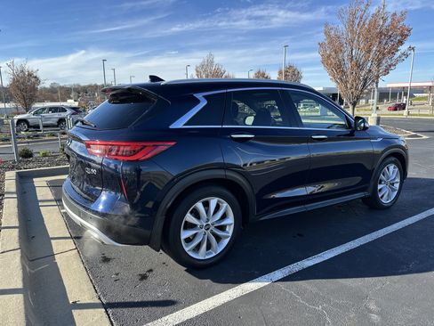 Used 2019 INFINITI QX50 Essential w/ Premium Heat Package image 10