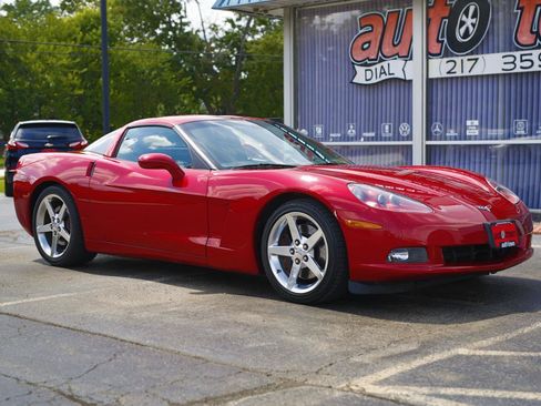 Used 2005 Chevrolet Corvette Coupe w/ Preferred Equipment Group RWD image 18