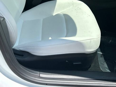 Used 2023 Tesla Model 3 Standard Range RWD image 32
