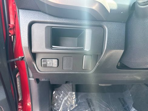 Used 2017 Toyota Tacoma SR5 w/ Tow Package AWD/4WD image 23