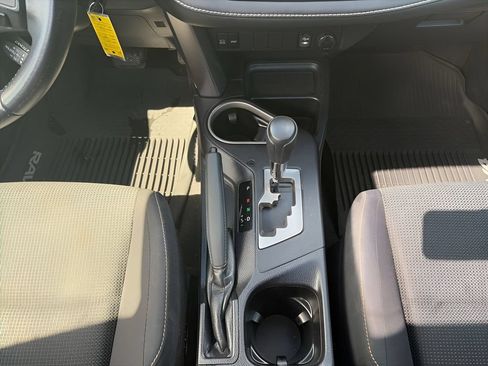Used 2017 Toyota RAV4 XLE AWD/4WD image 11
