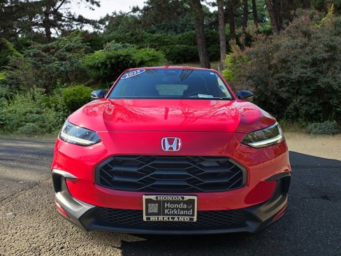 Certified 2025 Honda HR-V Sport image 2
